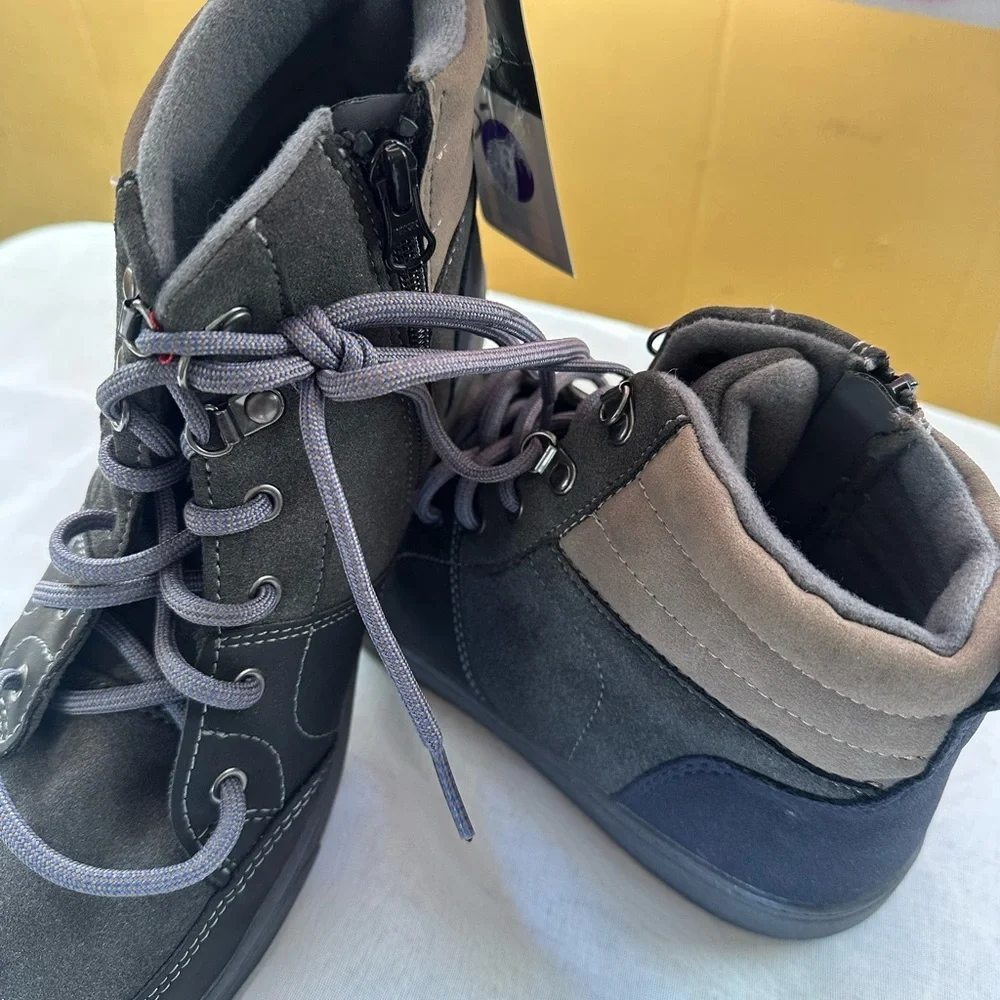 art class sleek gray